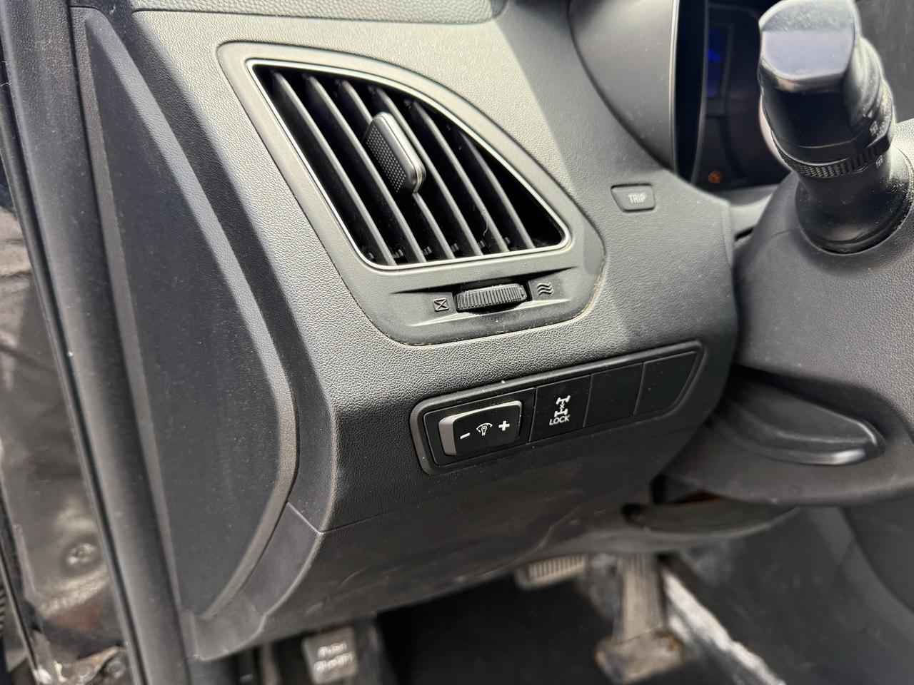 2011 Hyundai Tucson AWD 4dr I4 Auto GLS Photo