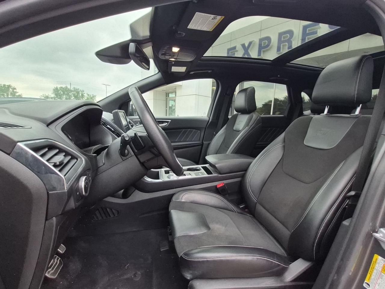 2023 Ford Edge ST! 2.7L V6! 20" RIMS! CLASS II HITCH, LEATHER! Photo