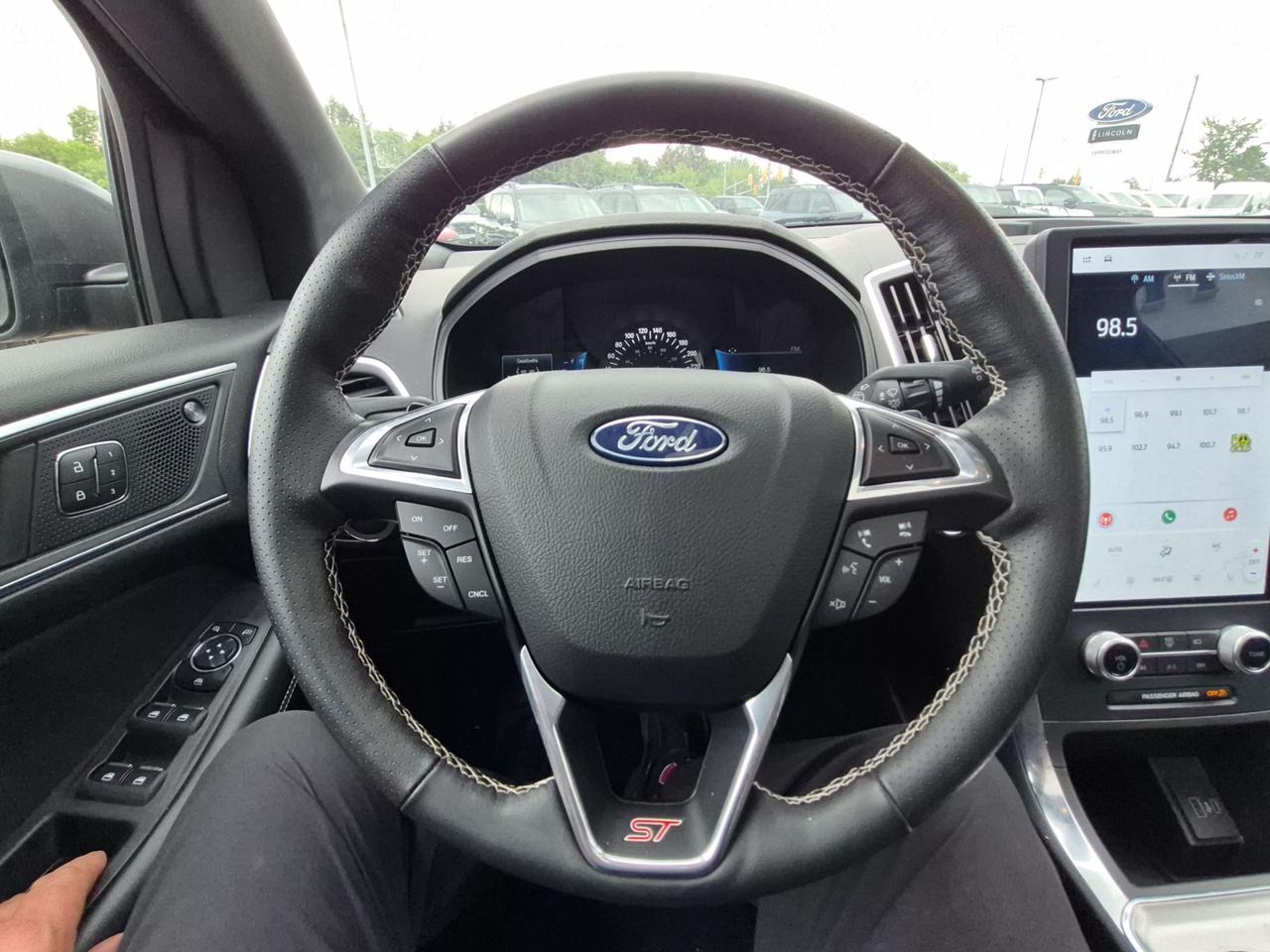 2023 Ford Edge ST! 2.7L V6! 20" RIMS! CLASS II HITCH, LEATHER! Photo