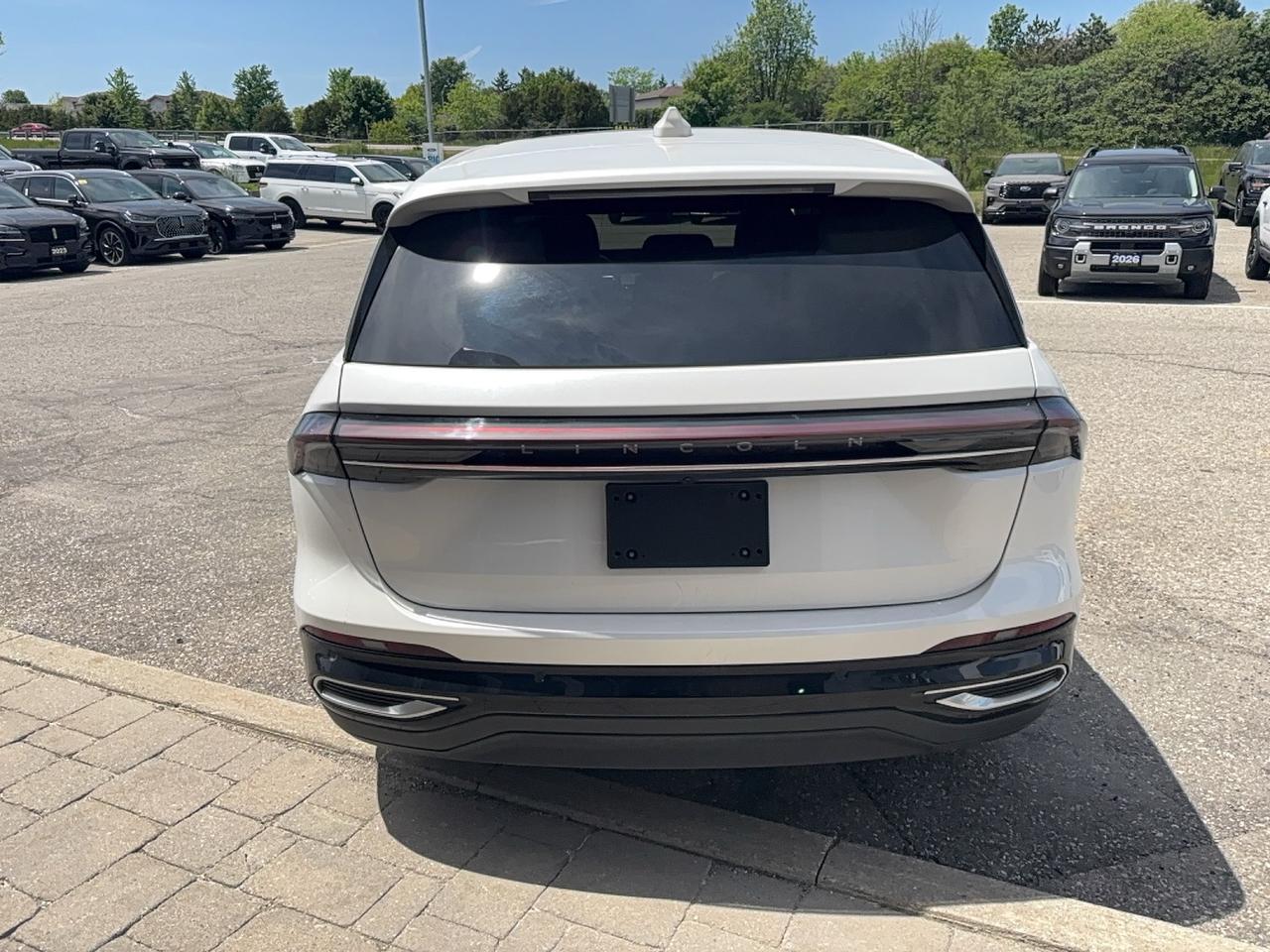 2026 Lincoln Nautilus AWD, LEATHER, PANO ROOF, 48" SCREEN, 19" RIMS! Photo