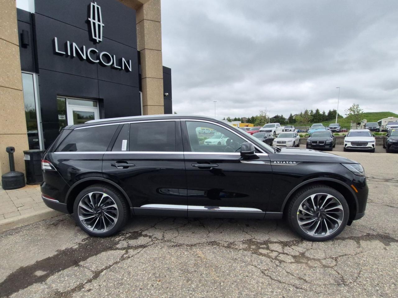2026 Lincoln Aviator RESERVE, LUXURY PKG, PANORAMIC ROOF, PHONE AS KEY Photo1