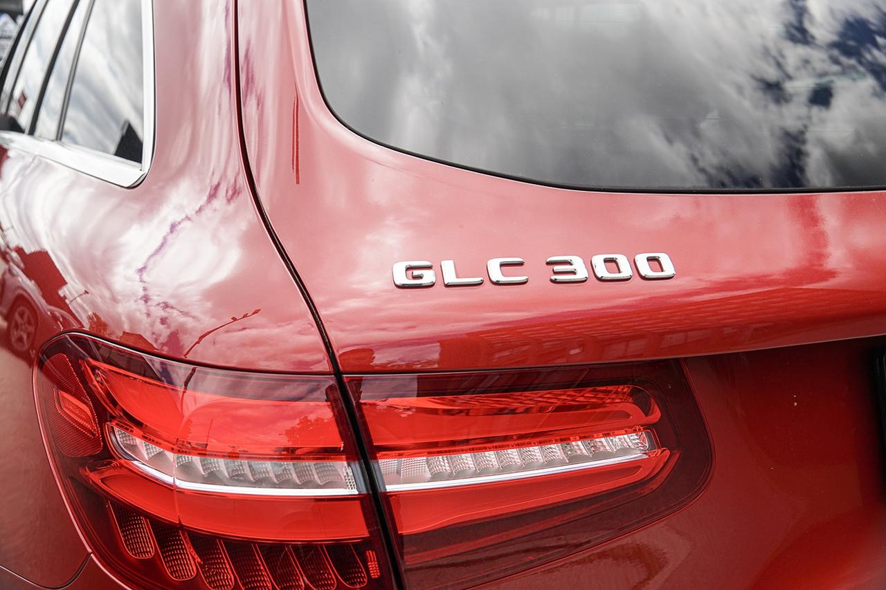 2018 Mercedes-Benz GLC-Class GLC 300 4MATIC |CLEAN CARFAX|PANO|NAVI|BSM| Photo