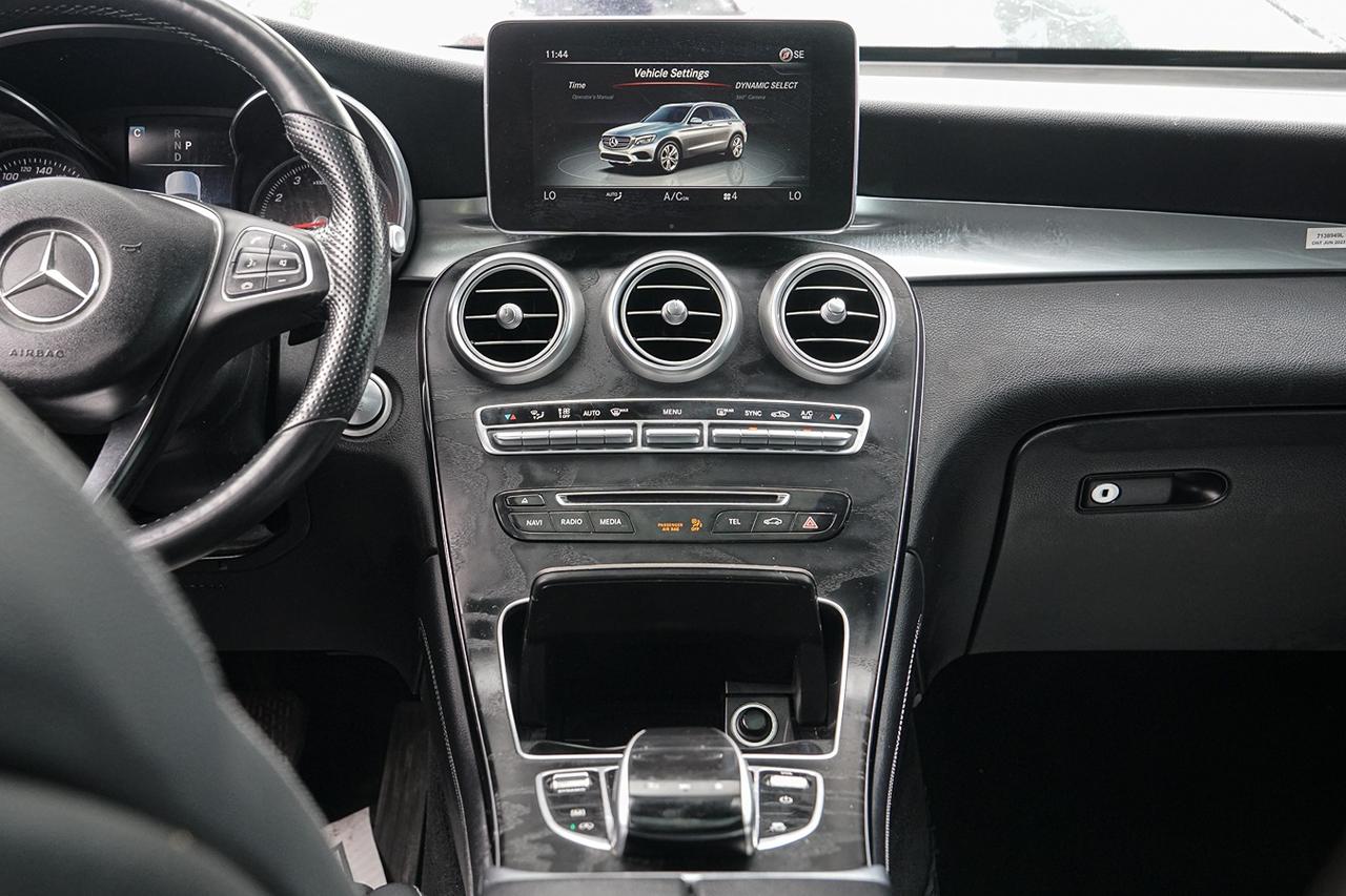 2018 Mercedes-Benz GLC-Class GLC 300 4MATIC |CLEAN CARFAX|PANO|NAVI|BSM| Photo