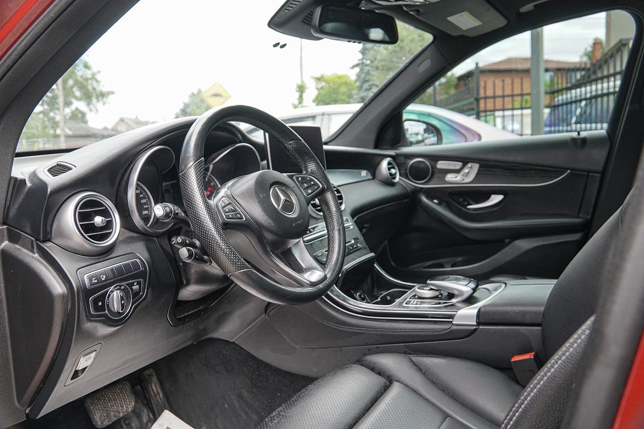 2018 Mercedes-Benz GLC-Class GLC 300 4MATIC |CLEAN CARFAX|PANO|NAVI|BSM| Photo