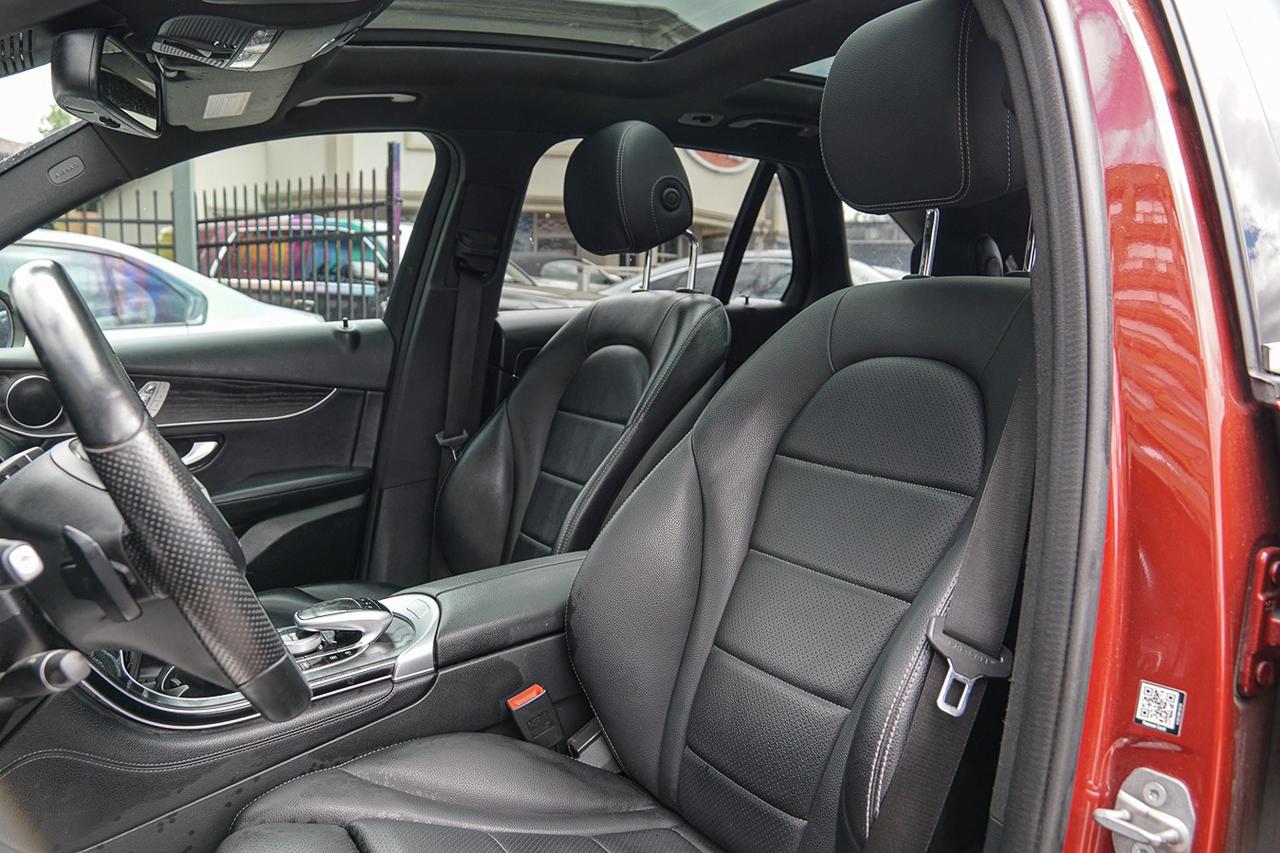 2018 Mercedes-Benz GLC-Class GLC 300 4MATIC |CLEAN CARFAX|PANO|NAVI|BSM| Photo