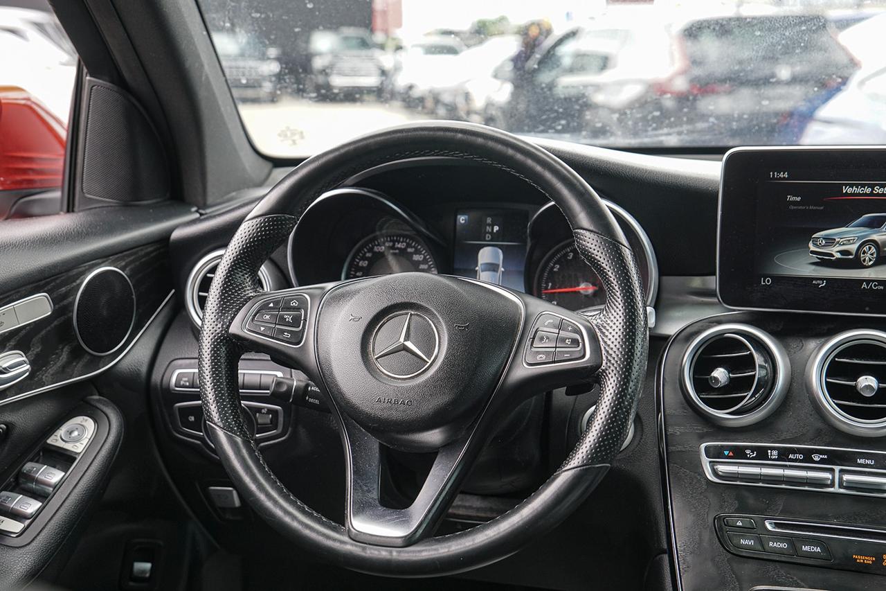 2018 Mercedes-Benz GLC-Class GLC 300 4MATIC |CLEAN CARFAX|PANO|NAVI|BSM| Photo