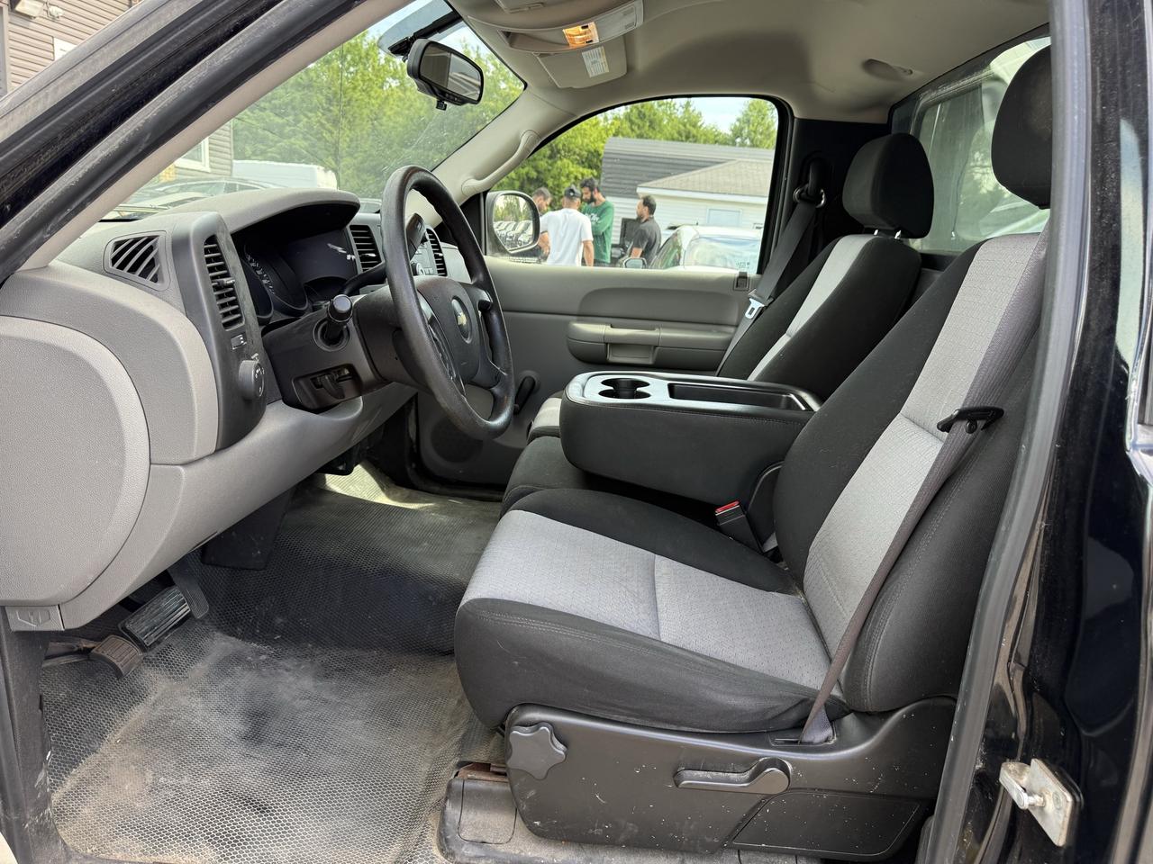 2009 Chevrolet Silverado 1500 WT Photo