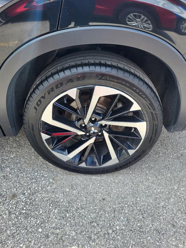 2023 Mitsubishi Outlander SE Photo