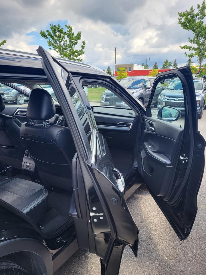2023 Mitsubishi Outlander SE Photo