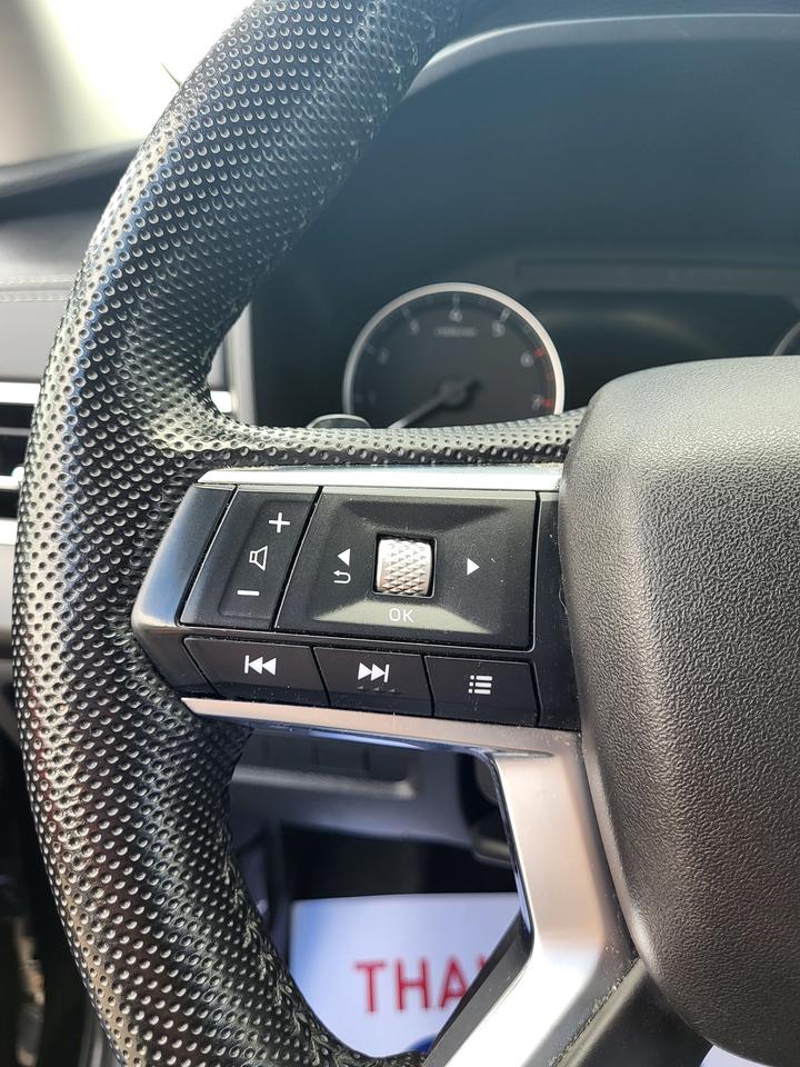 2023 Mitsubishi Outlander SE Photo