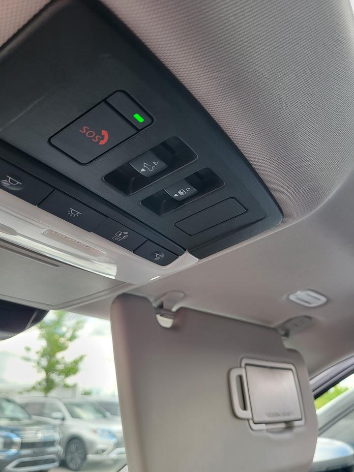 2023 Mitsubishi Outlander SE Photo