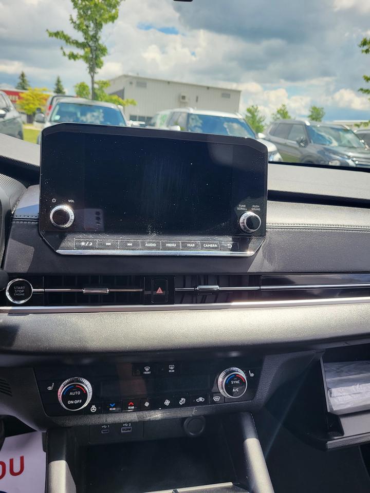 2023 Mitsubishi Outlander SE Photo