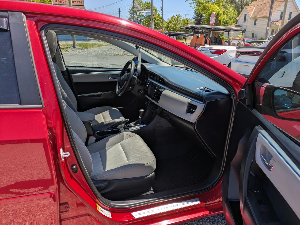 2015 Toyota Corolla LE Photo