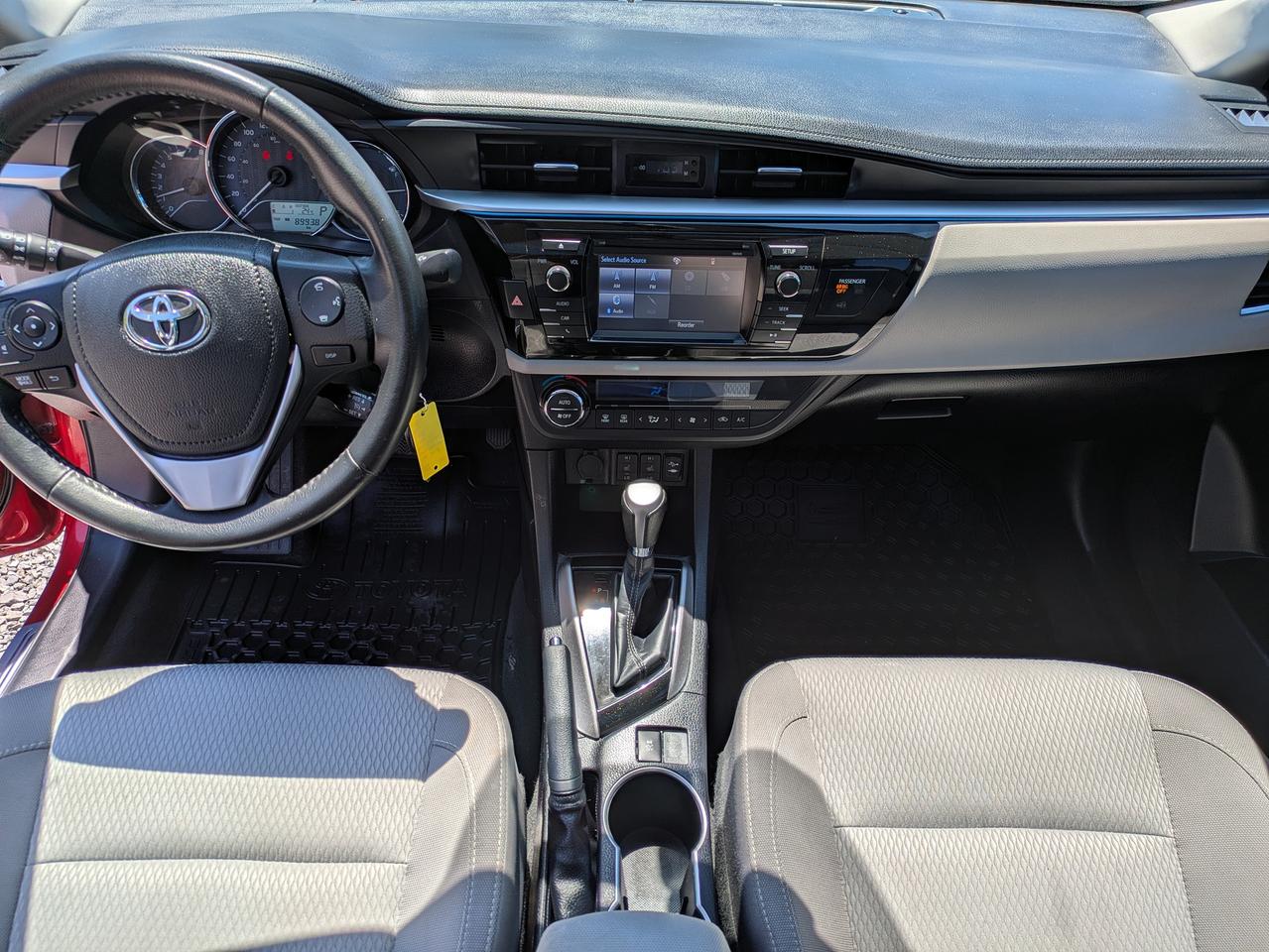 2015 Toyota Corolla LE Photo