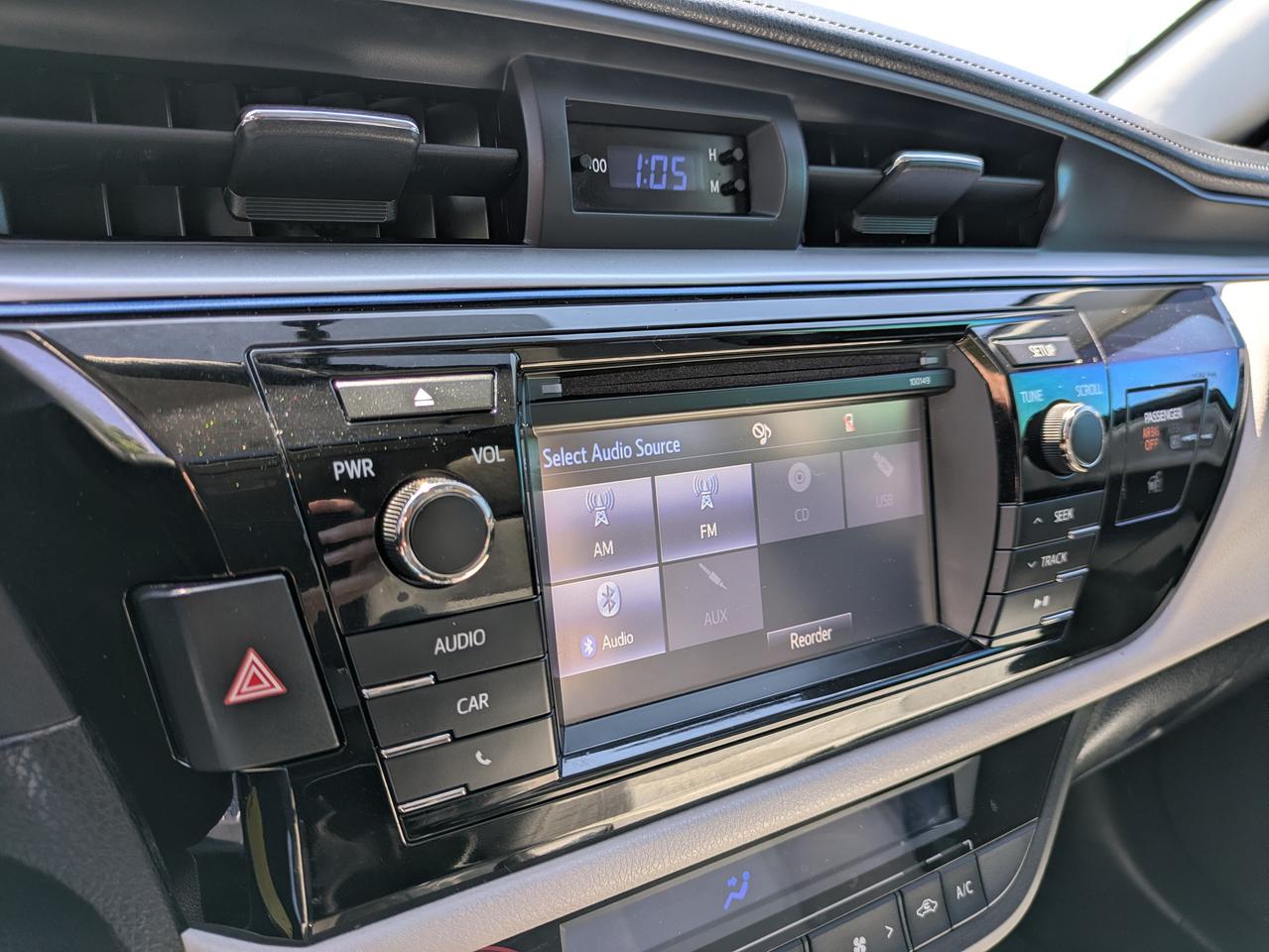 2015 Toyota Corolla LE Photo