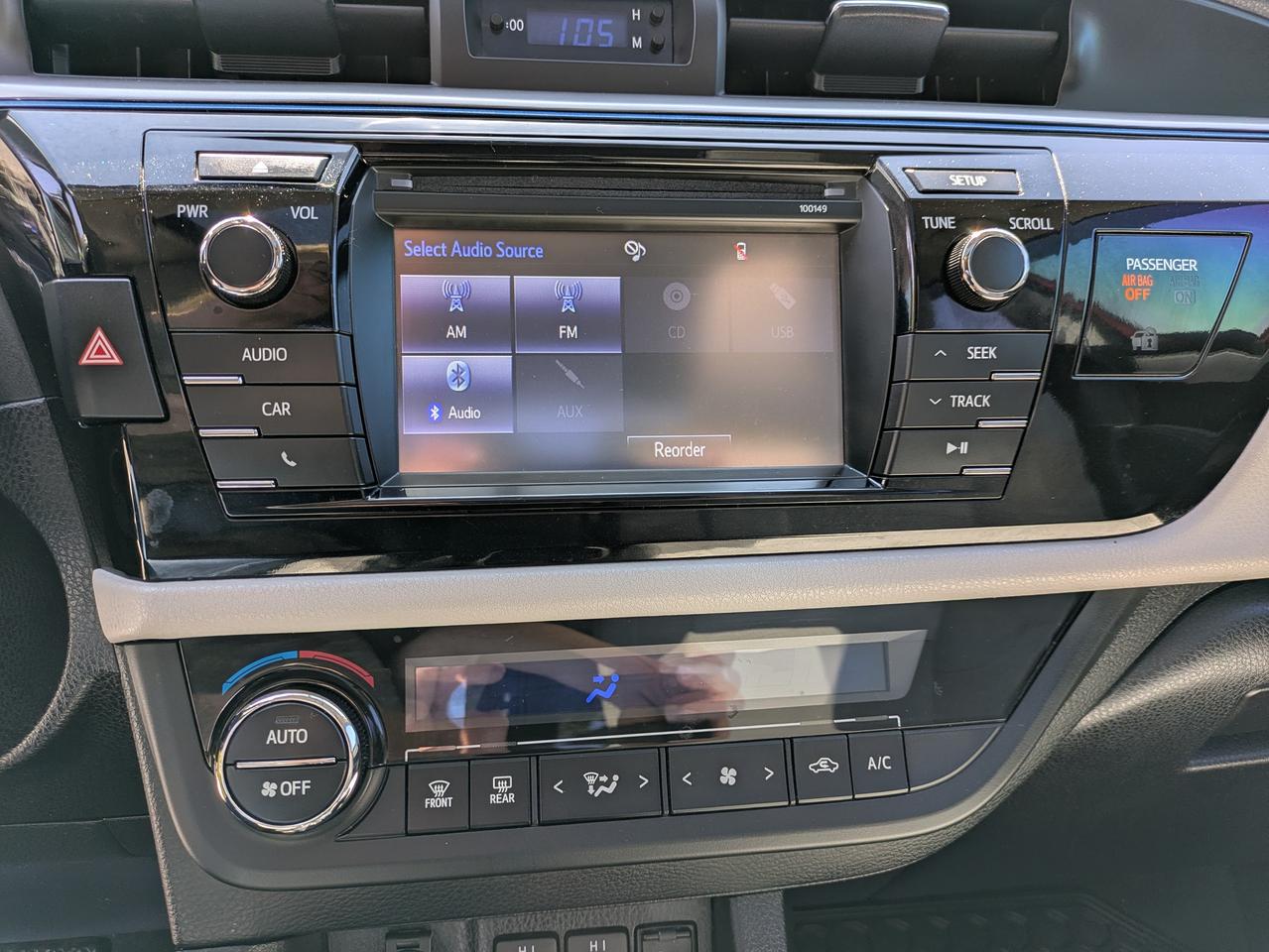 2015 Toyota Corolla LE Photo