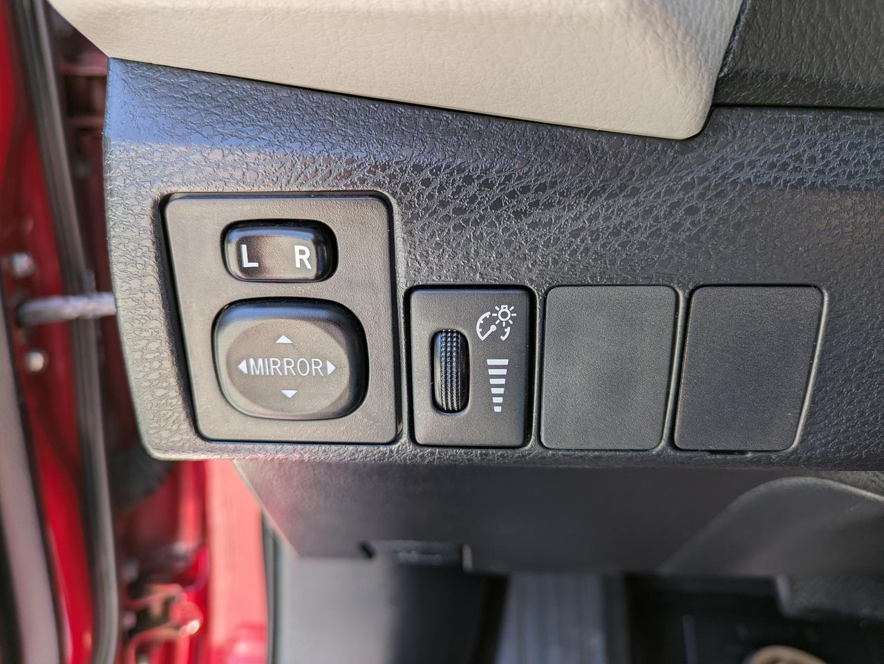 2015 Toyota Corolla LE Photo
