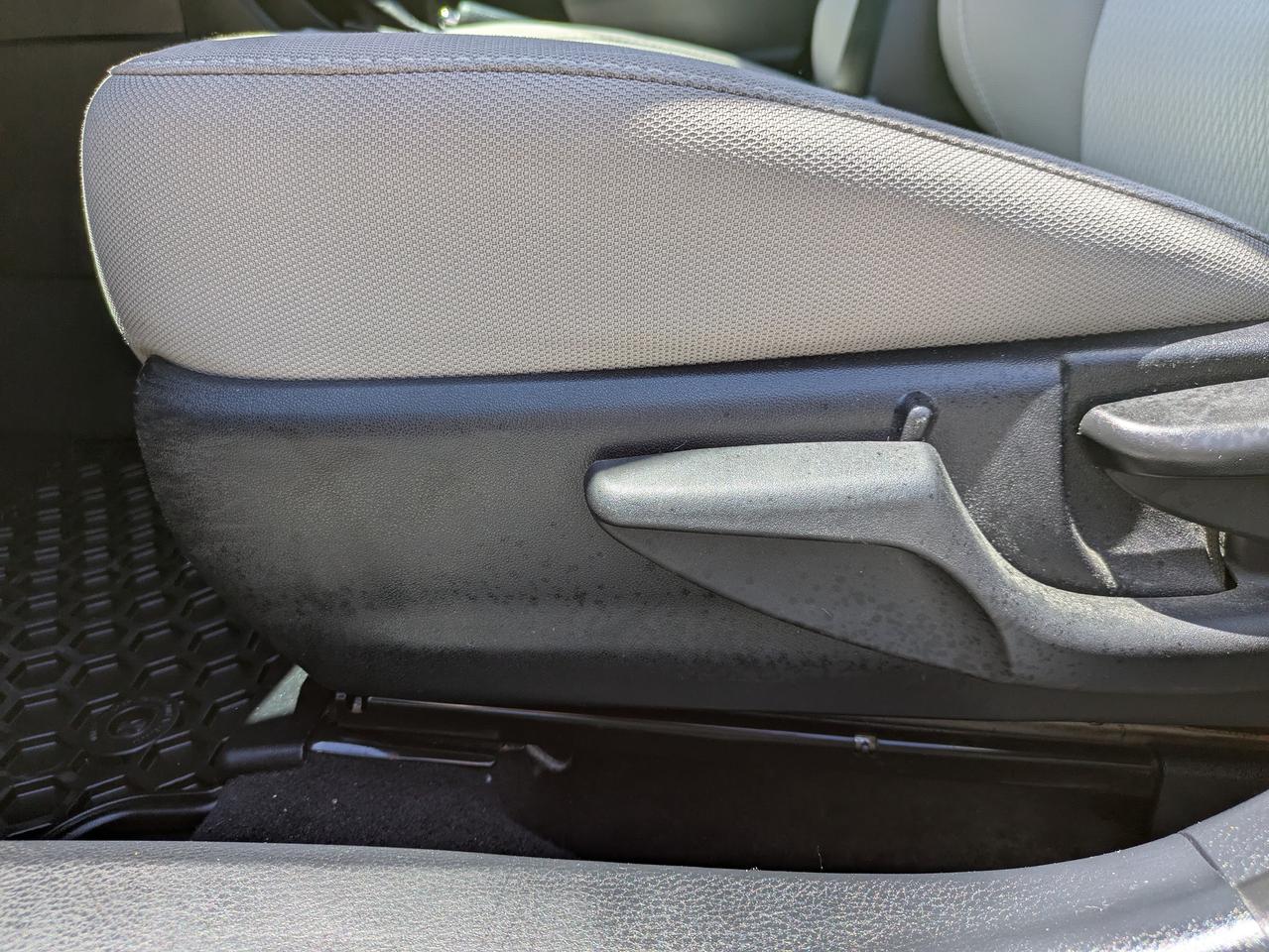 2015 Toyota Corolla LE Photo