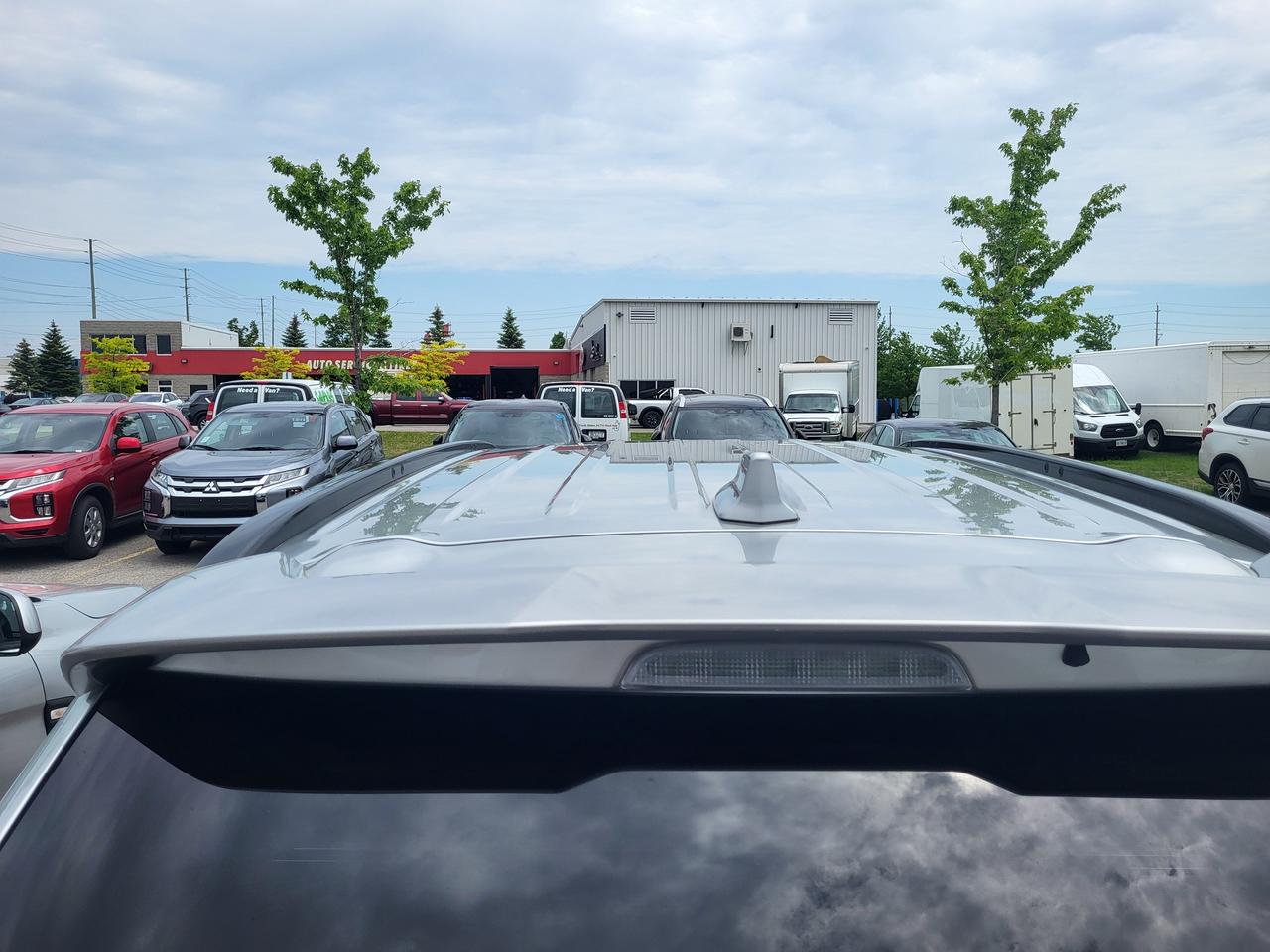 2022 Mitsubishi Outlander PHEV SEL Photo