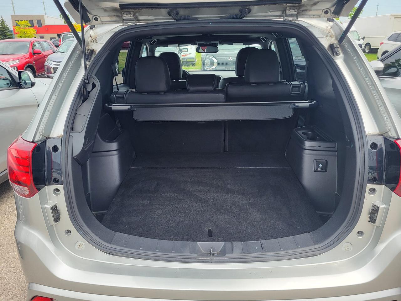 2022 Mitsubishi Outlander PHEV SEL Photo