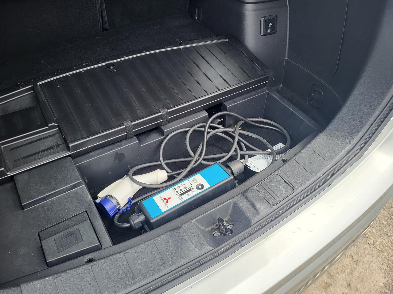 2022 Mitsubishi Outlander PHEV SEL Photo