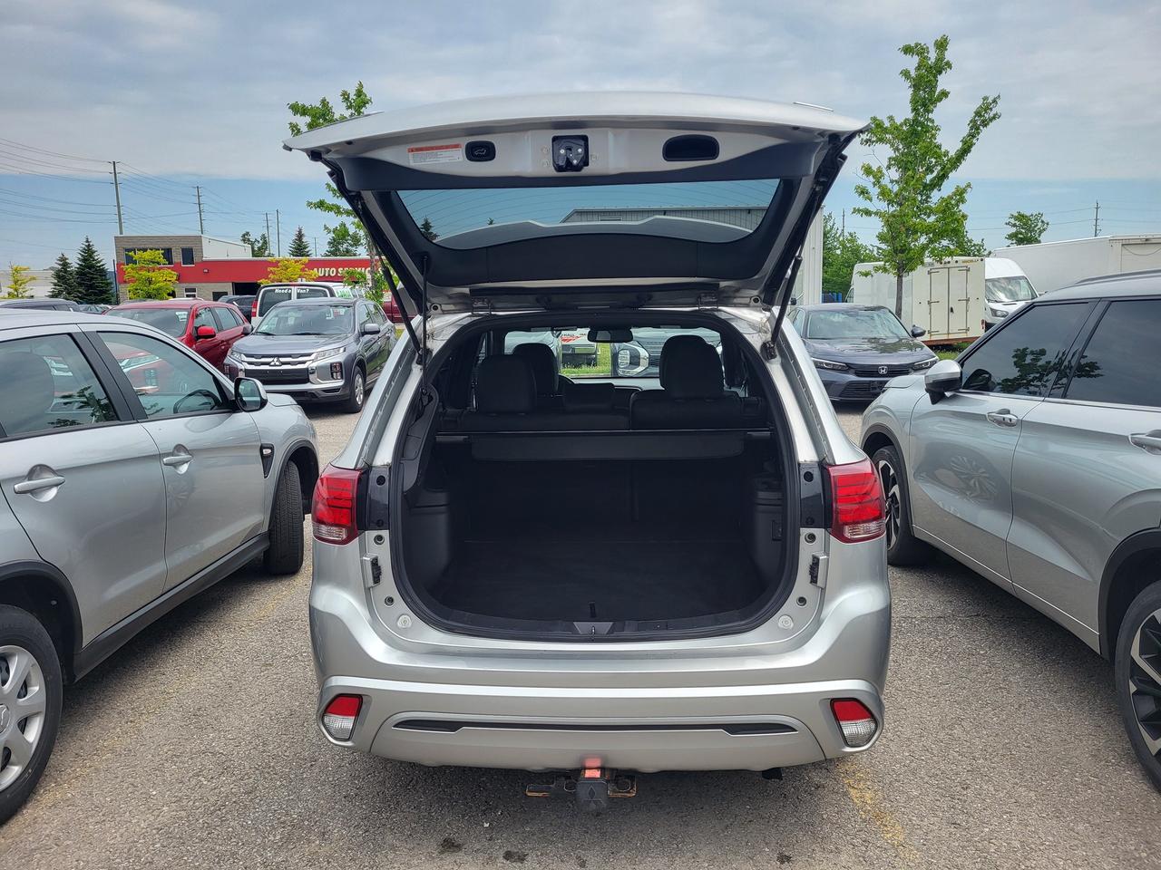2022 Mitsubishi Outlander PHEV SEL Photo