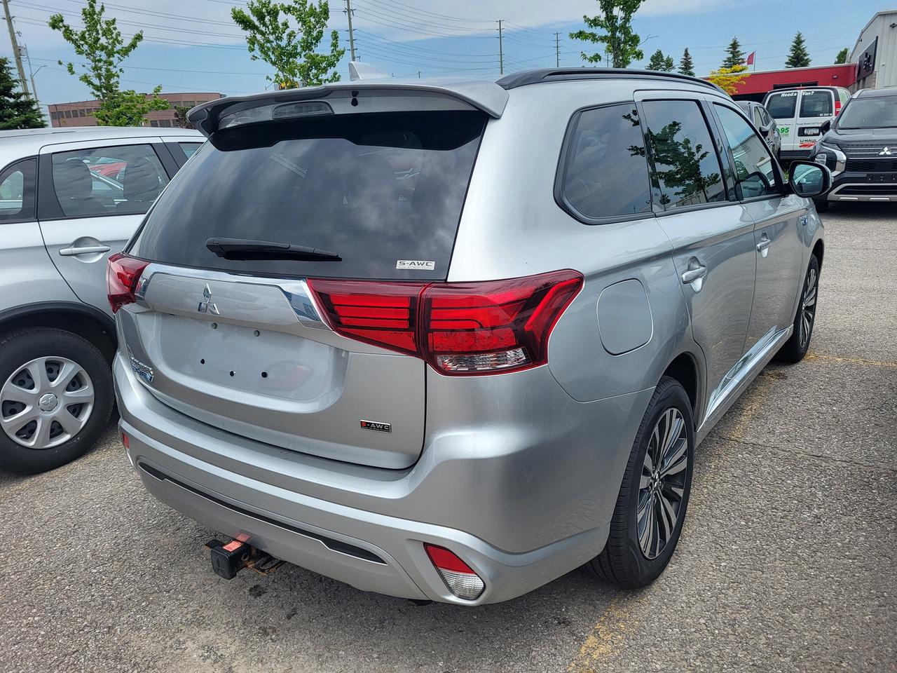 2022 Mitsubishi Outlander PHEV SEL Photo