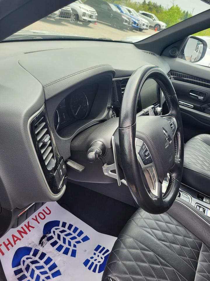 2022 Mitsubishi Outlander PHEV SEL Photo