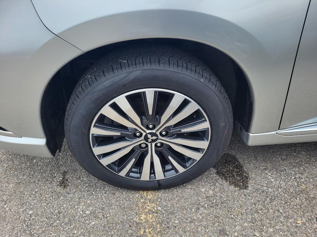2022 Mitsubishi Outlander PHEV SEL Photo