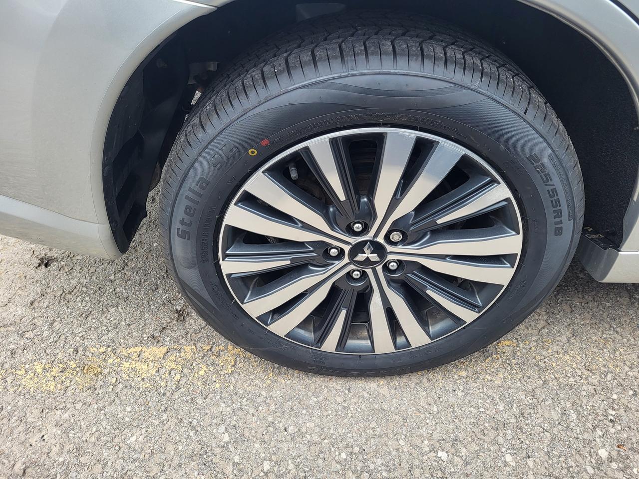2022 Mitsubishi Outlander PHEV SEL Photo