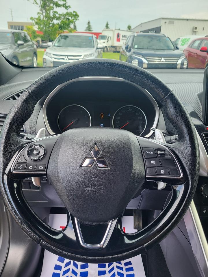 2023 Mitsubishi Eclipse LE Photo