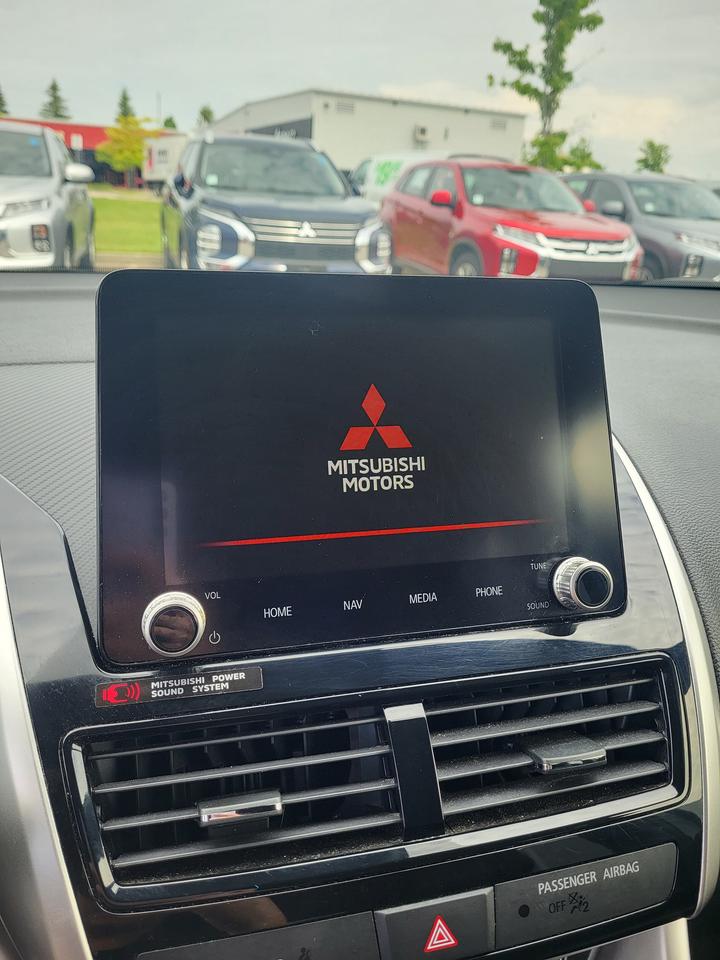 2023 Mitsubishi Eclipse LE Photo
