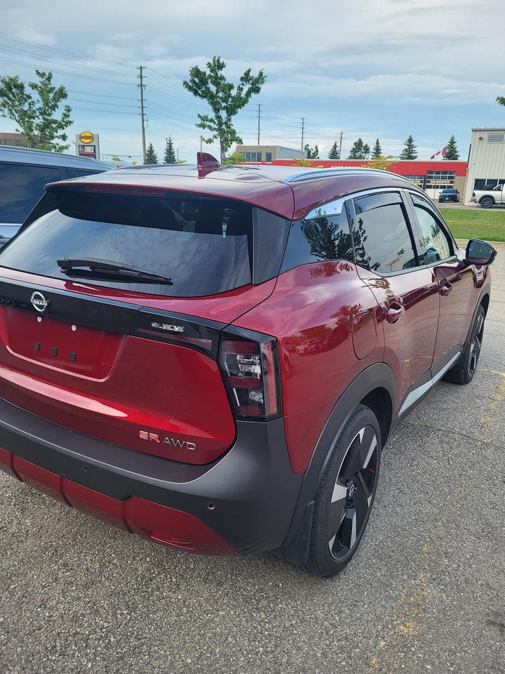 2025 Nissan Kicks SR Photo