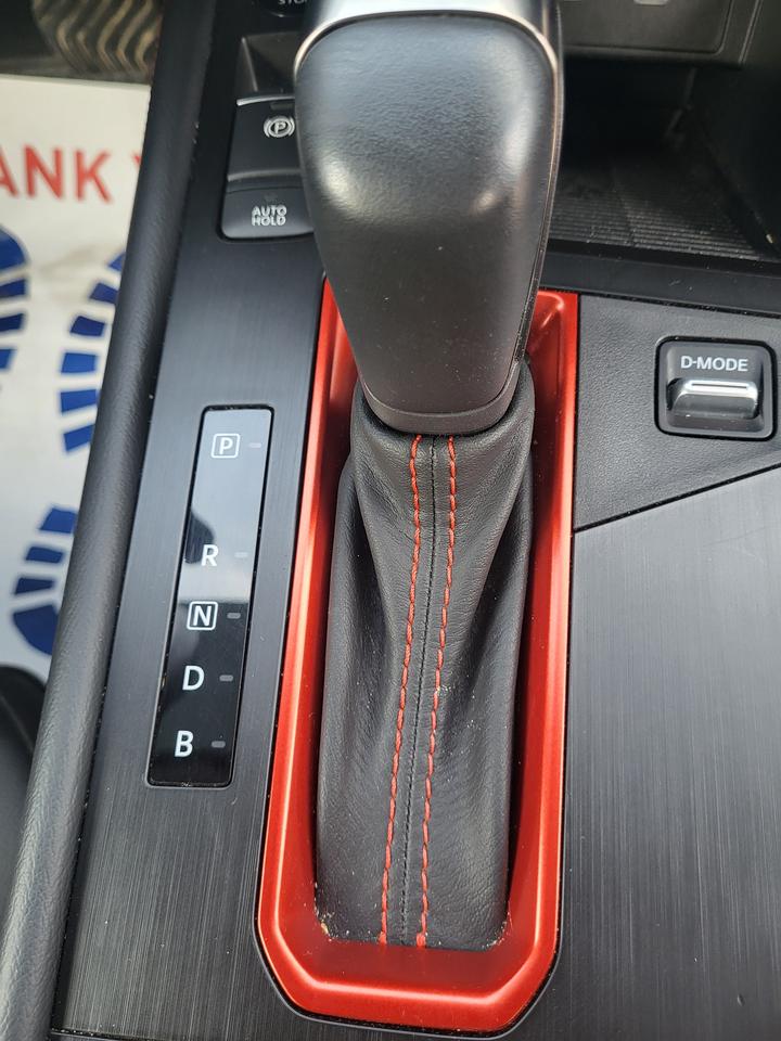 2025 Nissan Kicks SR Photo