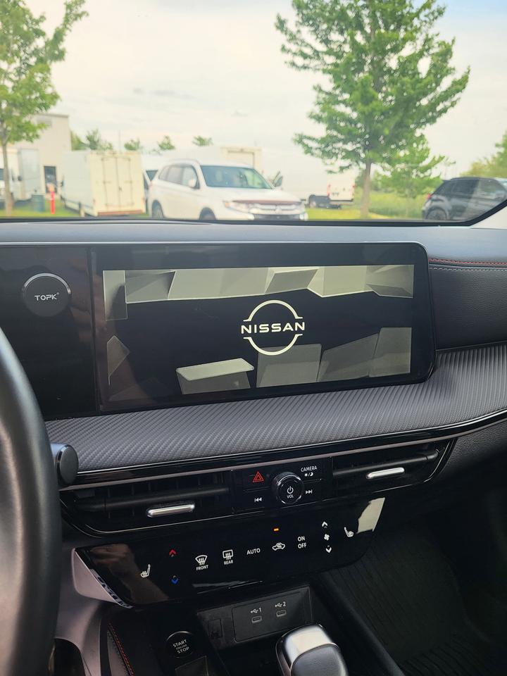 2025 Nissan Kicks SR Photo