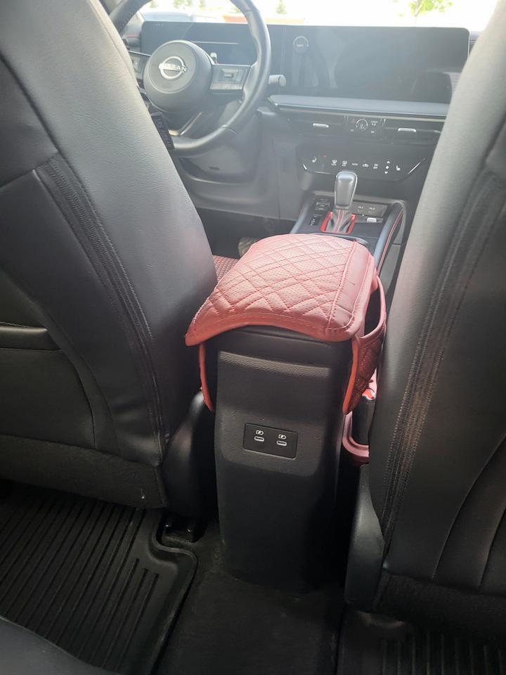 2025 Nissan Kicks SR Photo