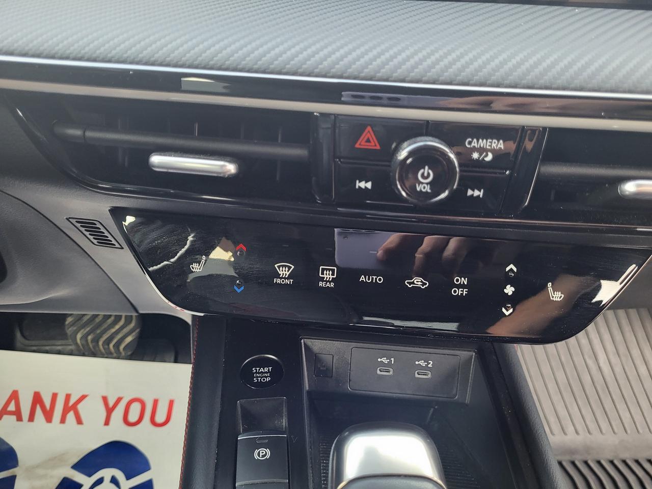 2025 Nissan Kicks SR Photo