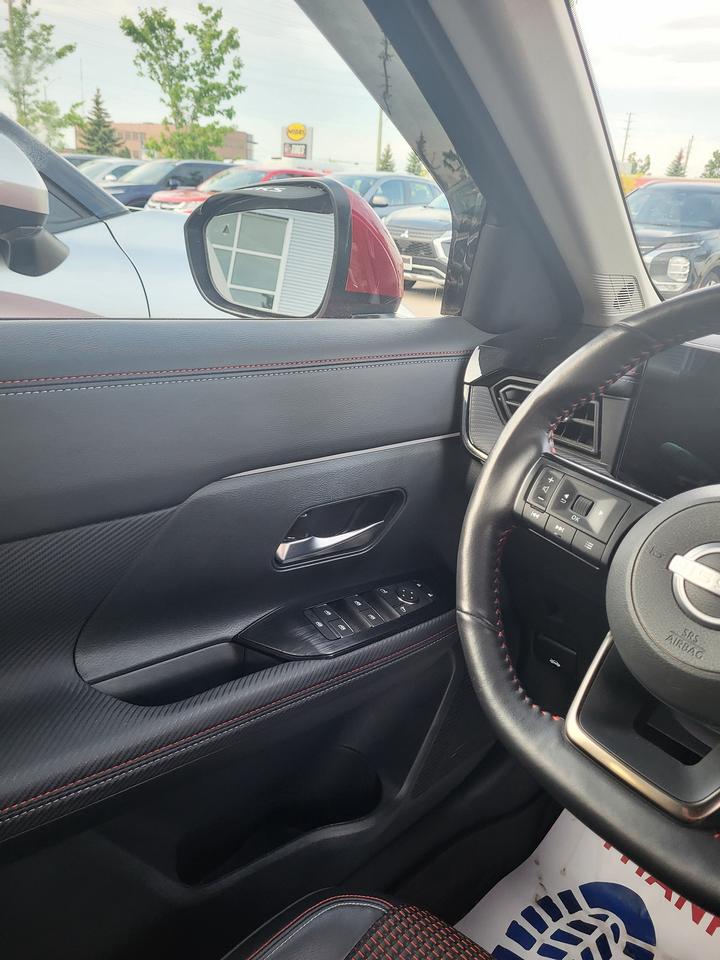 2025 Nissan Kicks SR Photo