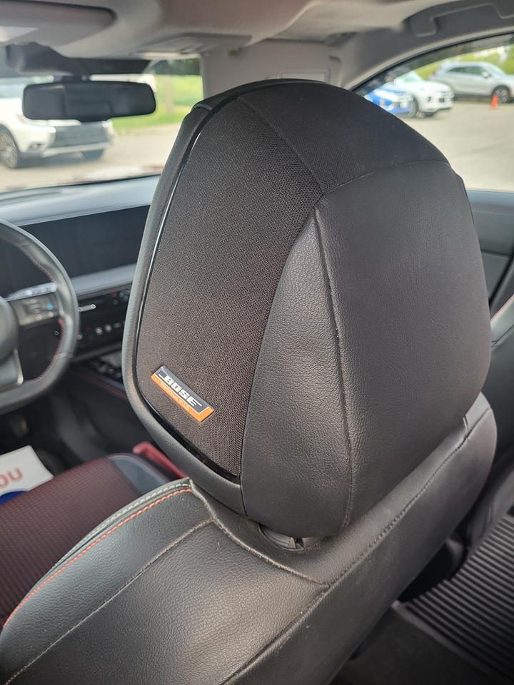 2025 Nissan Kicks SR Photo