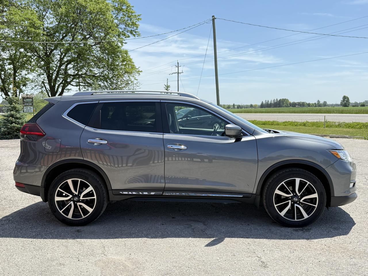 2019 Nissan Rogue S | Navigation | Backup Camera | Sunroof Photo