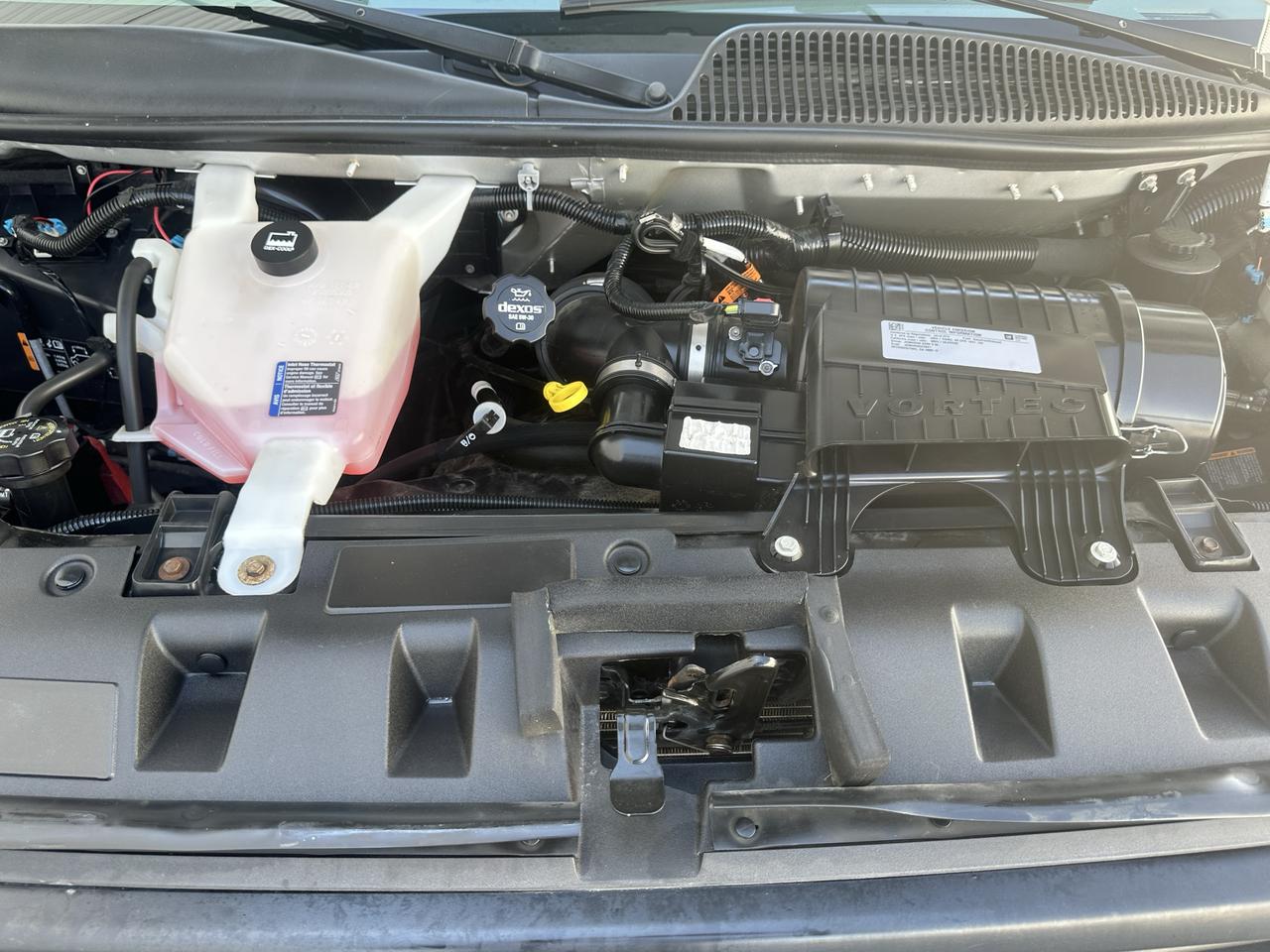 2018 GMC Savana LS 3500 - 12 Passengers 6.0 L Photo