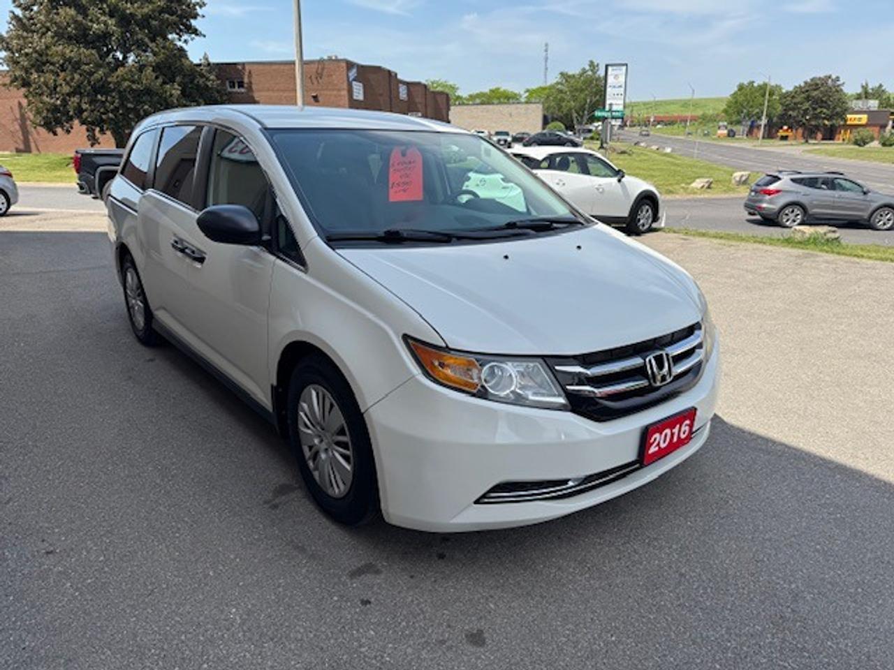 2016 Honda Odyssey 4dr Wgn LX ONLY 43000KM,ACCIDENT FREE Photo2