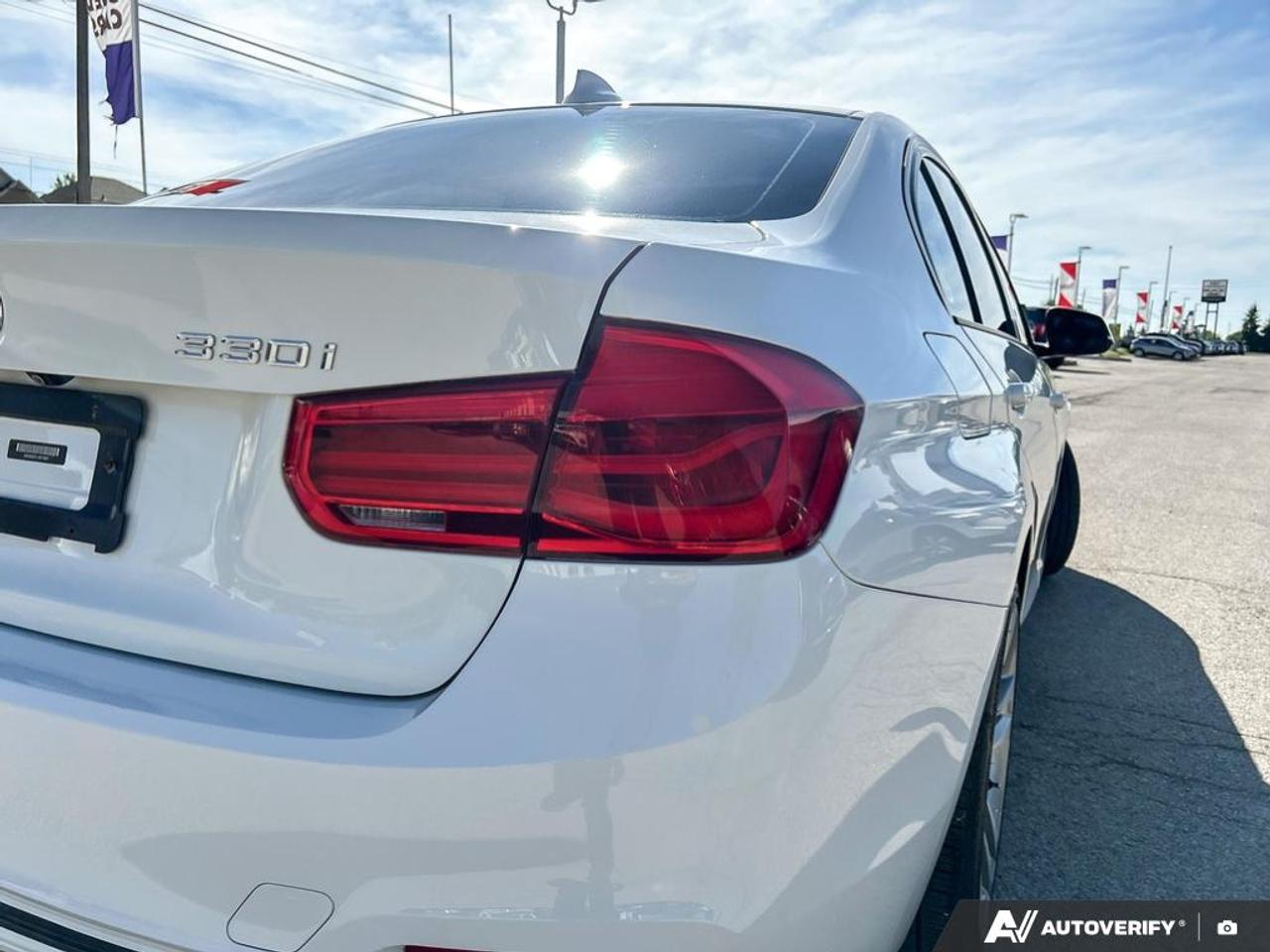 2018 BMW 330 i xDrive POWER SUNROOF | NO ACCIDNETS | NAVIGATION |  HEATE Photo
