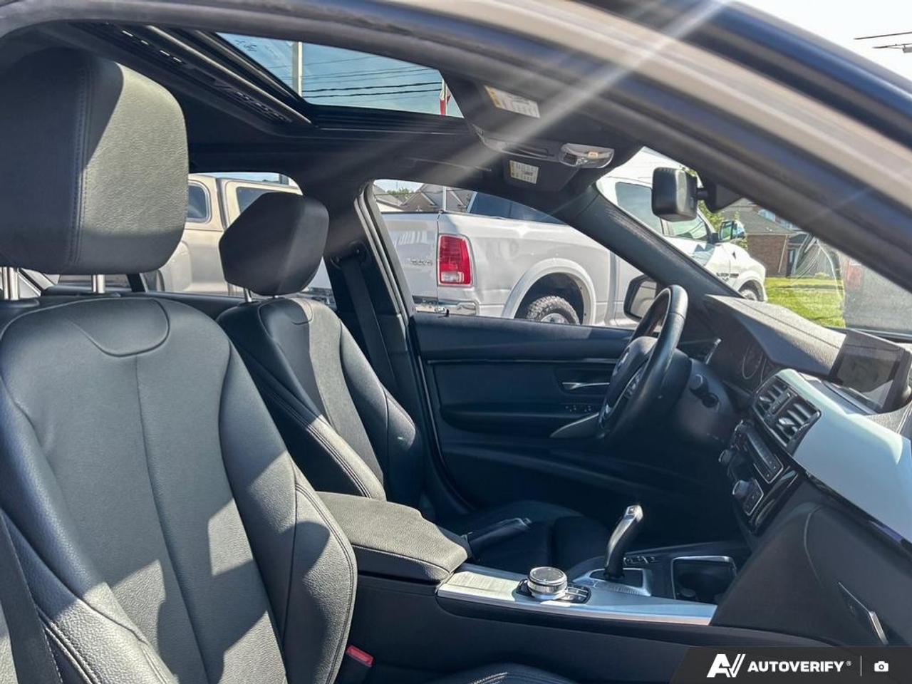 2018 BMW 330 i xDrive POWER SUNROOF | NO ACCIDNETS | NAVIGATION |  HEATE Photo