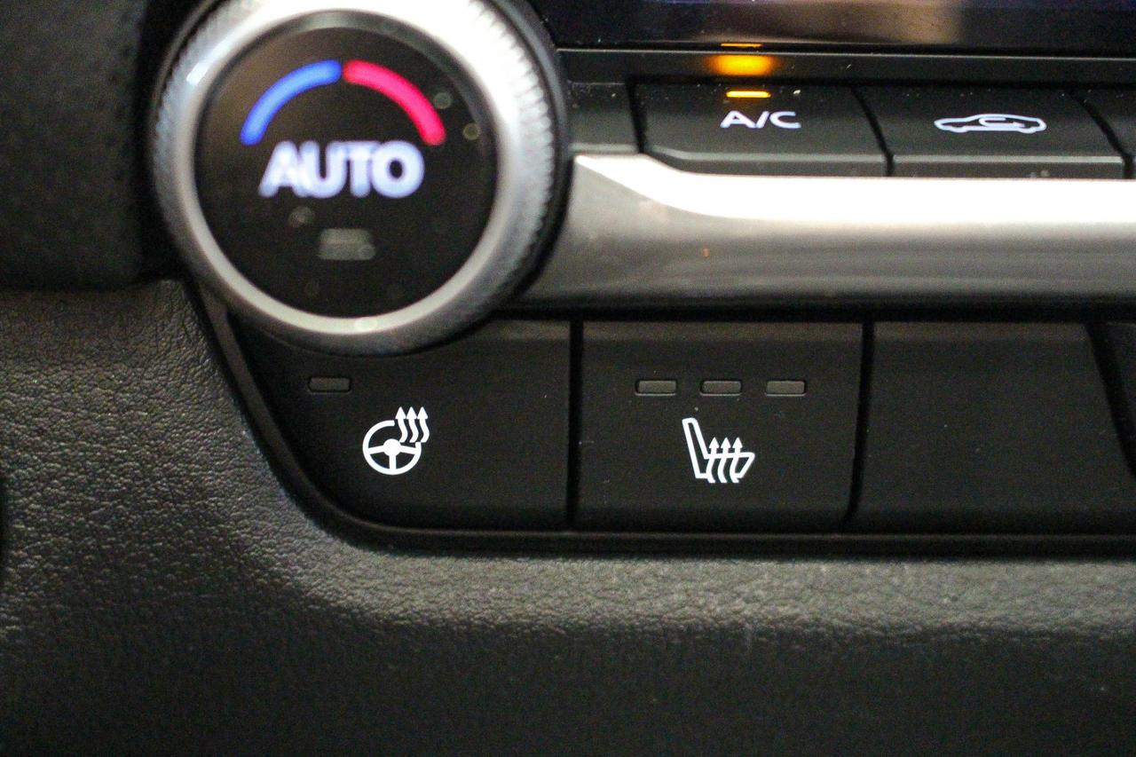 2025 Mazda CX-50 GS-L HEATED FRONT SEATS/STEERING WHEEL - LEATHERETTE UPHOLSTERY - CLEAN CARFAX Photo