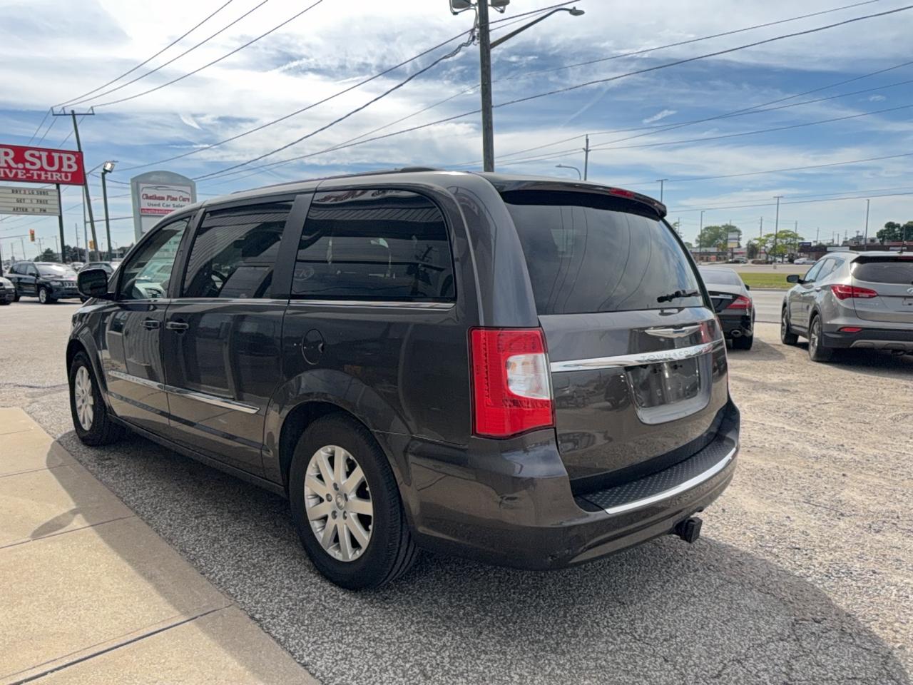 2016 Chrysler Town & Country TOURING Photo
