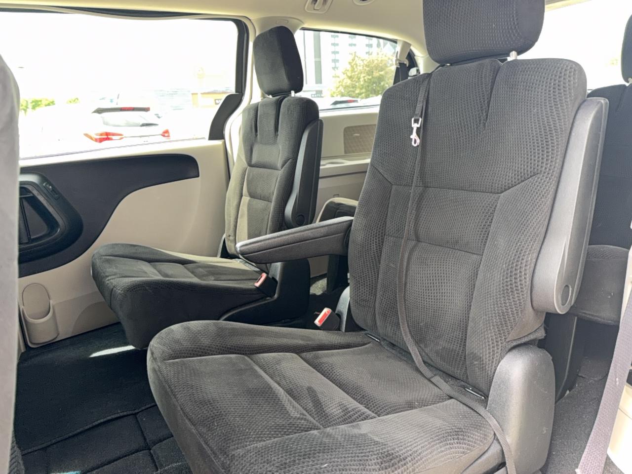 2016 Chrysler Town & Country TOURING Photo