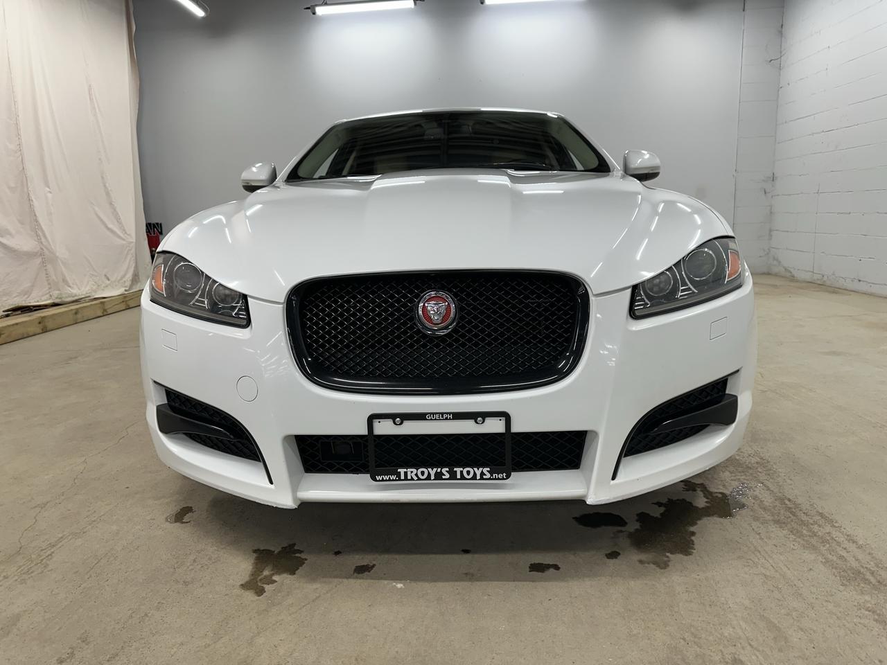 2014 Jaguar XF 4dr Sdn V6 AWD Photo22