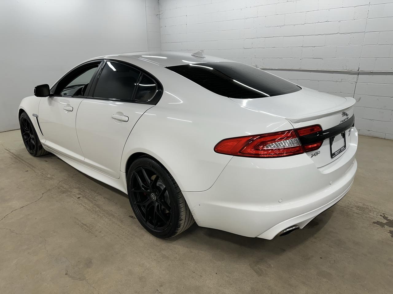 2014 Jaguar XF 4dr Sdn V6 AWD Photo24