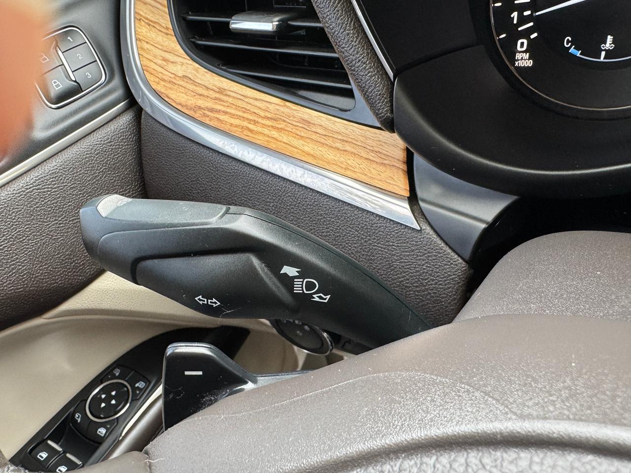 2015 Lincoln MKC AWD+LEATHER+ROOF+SUPER CLEAN Photo